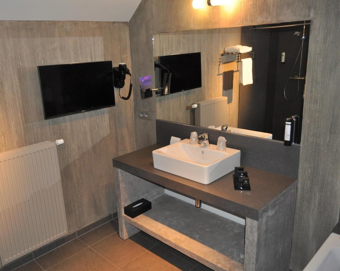 Hotel Saint Daniel Peruwelz Bagian luar foto