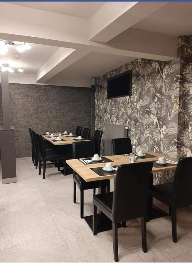 Hotel Saint Daniel Peruwelz Bagian luar foto