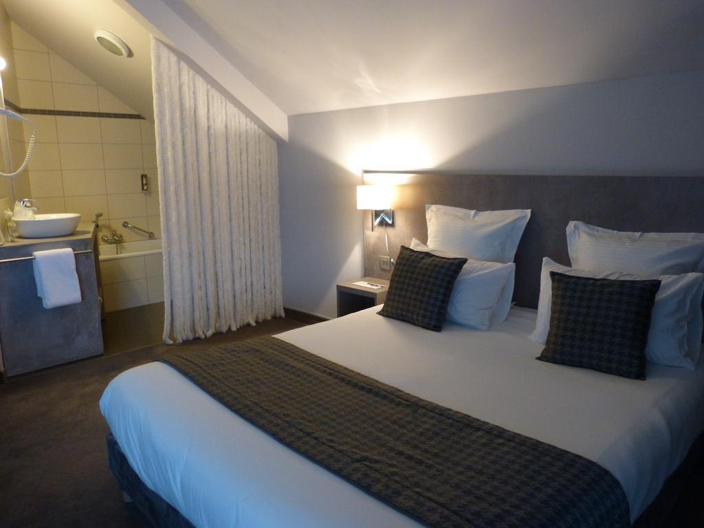Hotel Saint Daniel Peruwelz Bagian luar foto