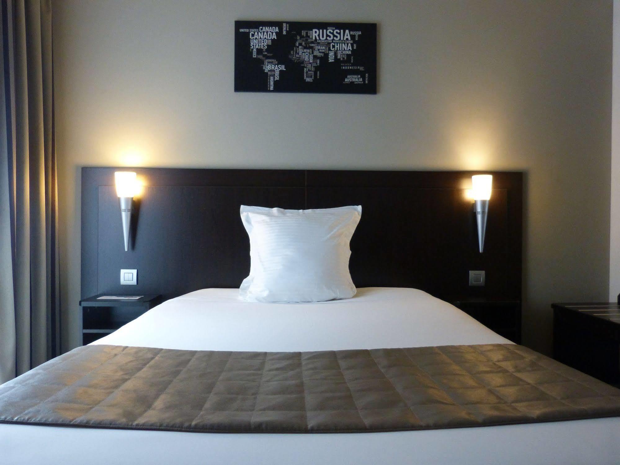 Hotel Saint Daniel Peruwelz Bagian luar foto