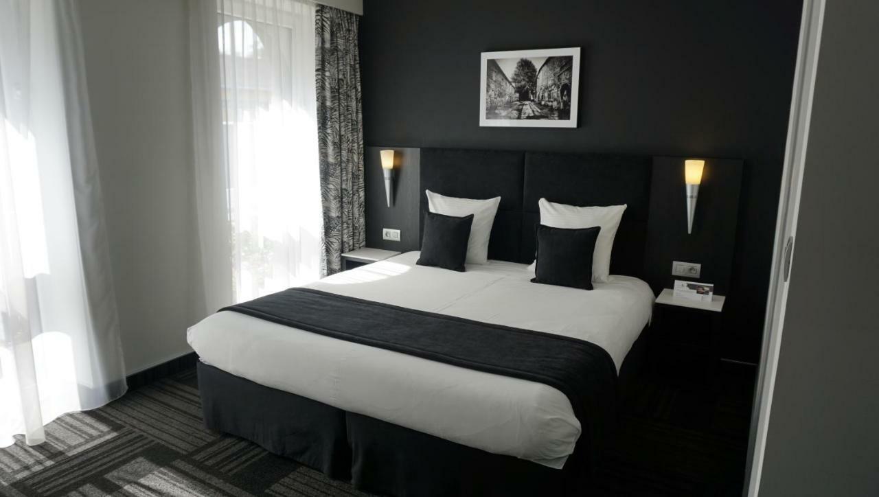Hotel Saint Daniel Peruwelz Bagian luar foto